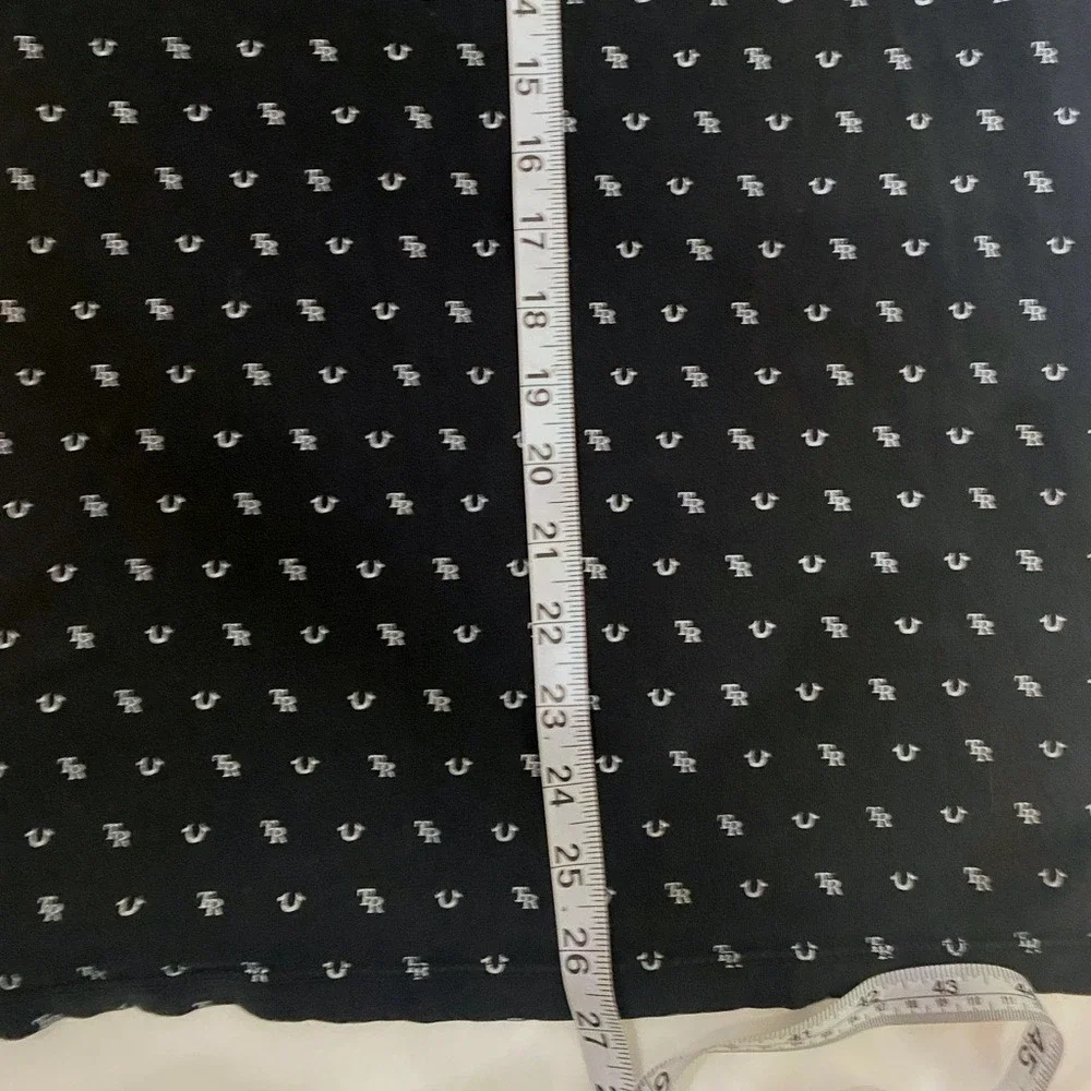 TRUE RELIGION Black and‎ White All-Over Monogram Graphic Short Sleeve T-Shirt M